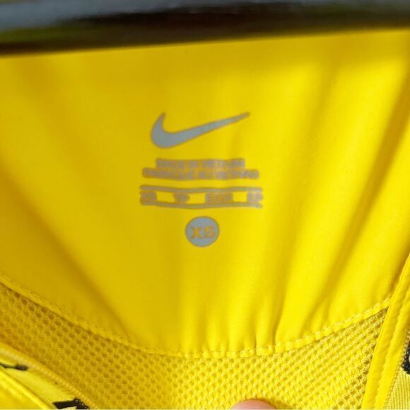 Vintage Nike Livestrong Yellow Lightweight Windbreaker Running Jacket‎ - Picture 9 of 11